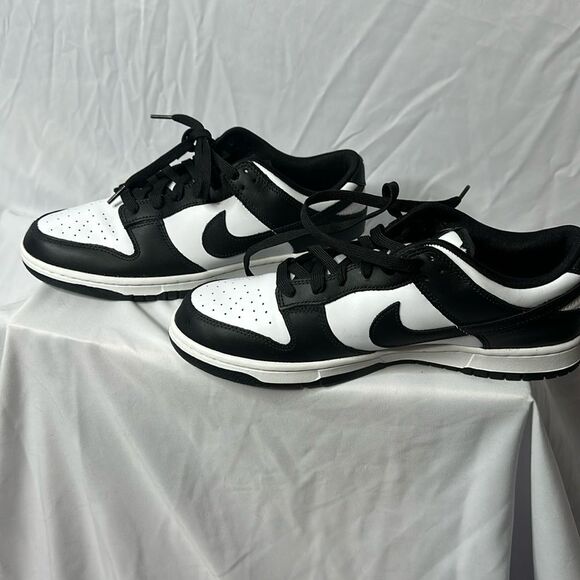Brand new with replacement box dunk low pandas size 11m - Picture 1 of 5
